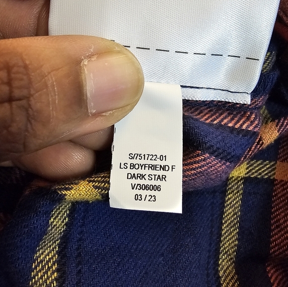 Old Navy The Boyfriend Blue Pink Plaid Dark Star Casual Button Shirt Medium - Picture 7 of 7